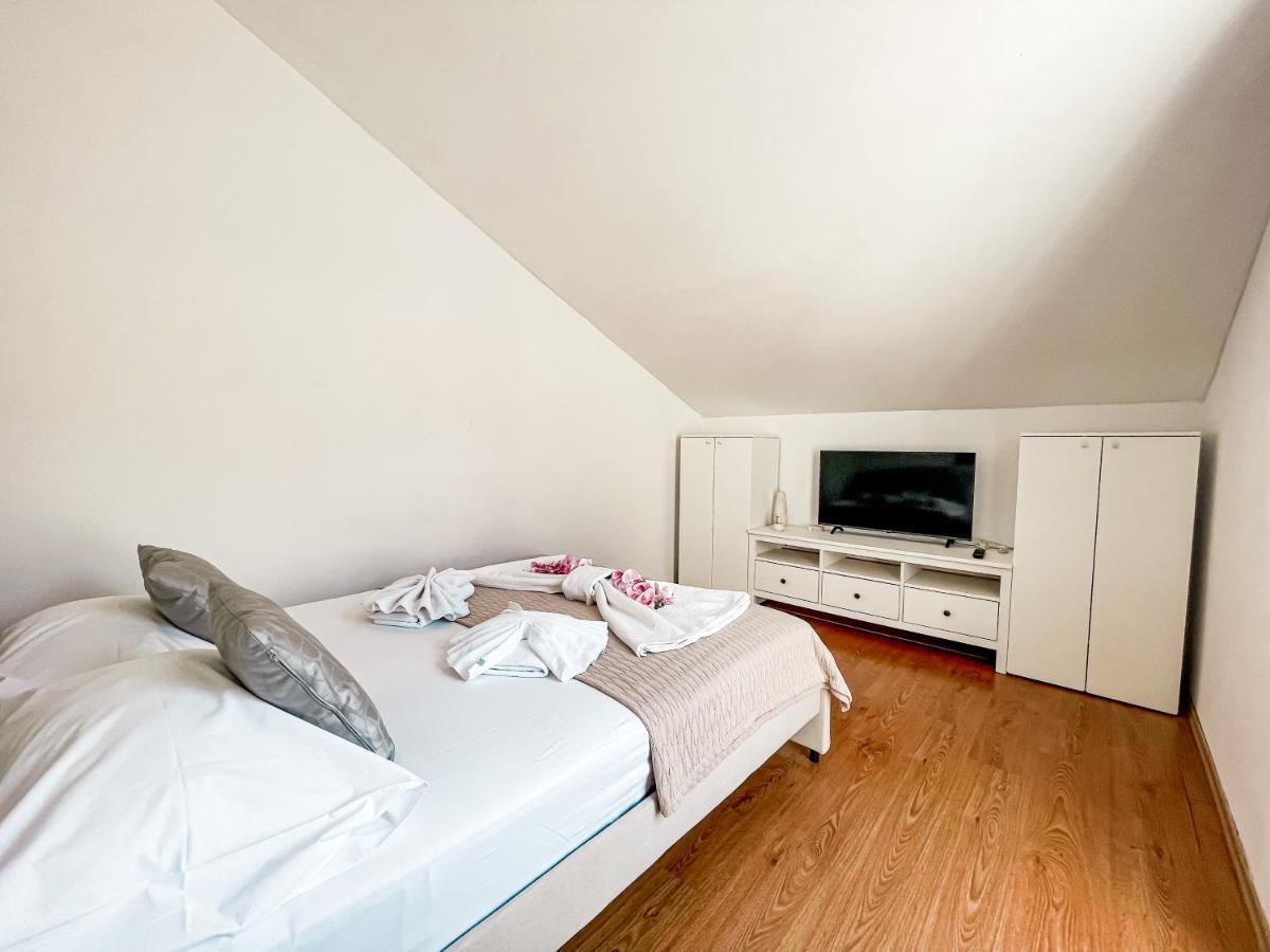 Perla Apartments Bol Exteriér fotografie